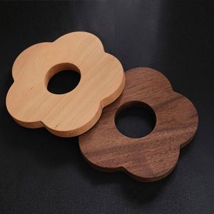 Sous-verres en bois massif personnalisés avec logo, design moderne, forme de fleur mignonne, pour boissons, en bois de hêtre, vente en gros - Product Image 2