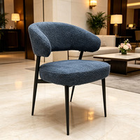 Chaise de salle à manger moderne rembourrée en bouclette, siège rond capitonné, dossier incurvé ouvert, pieds en métal pour la maison et les cafés – Offre Spéciale