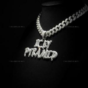 Pendentif en argent sterling 925 avec moissanite Icey Pyramid de qualité supérieure, serti à la main de pierres VVS, pour un style audacieux de bijoux hip-hop. - Product Image 4