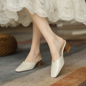 New Design Wholesale Square Toe <strong>Mules</strong> Ladies Slip on Fashion Outdoor Slippers <strong>Wood</strong> Square Heel Women Sandals
