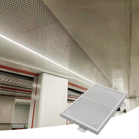 Panneau acoustique en aluminium micro-perforé de forme personnalisée, courbé, isolation phonique, caractéristiques écologiques pour l'intérieur
