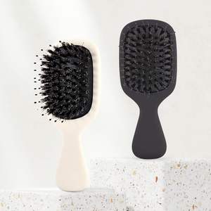 Cepillo de Pelo Pequeño y Portátil con Cerdas de Jabalí y Logotipo Personalizado para Viaje Masaje del Cuero Cabelludo Peinado en Húmedo y Seco Peine Cuadrado con Cojín de Aire - Product Image 3