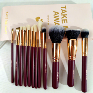 Juego <span class=keywords><strong>de</strong></span> 15 Brochas <span class=keywords><strong>de</strong></span> <span class=keywords><strong>Maquillaje</strong></span> <span class=keywords><strong>de</strong></span> Primera Calidad en Rojo Marrón para Artistas Profesionales y Salones - Product Image 1