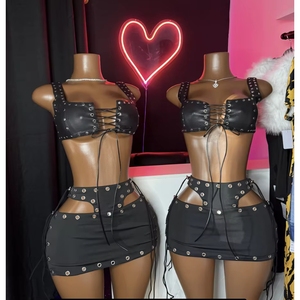 Conjunto de 2 Piezas de Moda Punk: Top Corto de Cuero Sintético y Minifalda Ajustada, Estilo Casual y Sexy para Mujer - Product Image 1