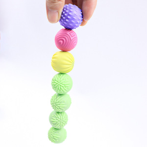 Balles sensorielles en silicone magnétique, jouets anti-stress texturés à presser avec aimants puissants pour le jeu tactile et la relaxation - Product Image 4