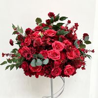 Arrangement floral romantique et rêveur de roses roses mélangées, fleurs artificielles en soie couleur champagne, centre de table de mariage, boule de fleurs faite à la main