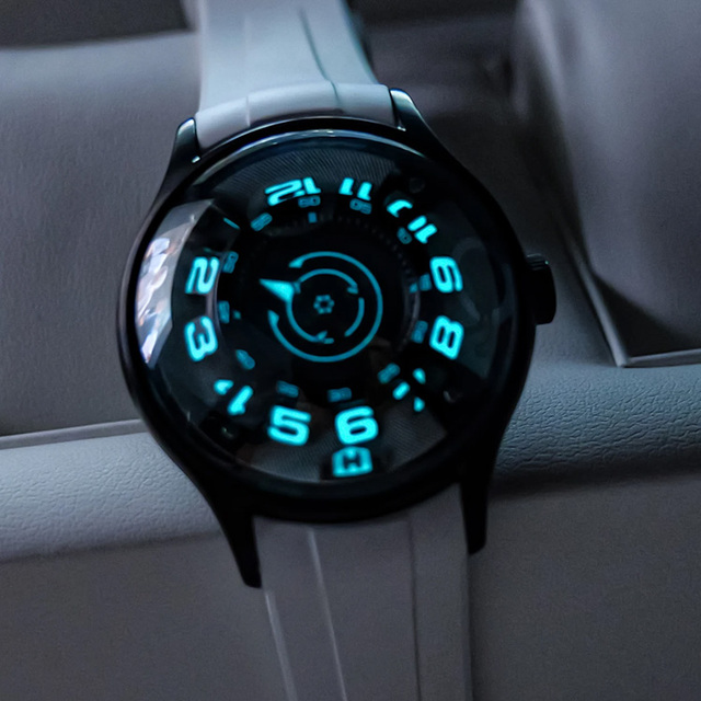 Dome Curved Glass Watch: Style & Durability display picture 3