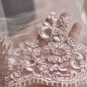 YouLaPan <span class=keywords><strong>Voile</strong></span> de mariée luxueux en maille transparente monocouche avec bordure en dentelle de haute qualité, peigne à cheveux non inclus M115 - Product Image 6