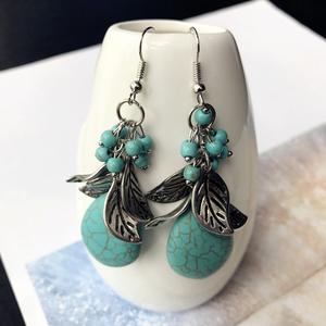 Boucles d'oreilles rétro turquoise avec des accents pendantes en forme de goutte - Product Image 5