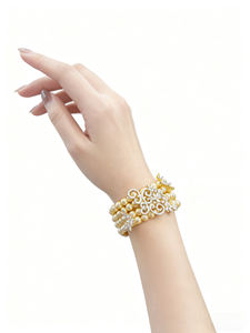 طقم مجوهرات نسائي فاخر بتصميم جديد، قلادة وأقراط وخاتم وسوار ذهبي اللون مرصع باللؤلؤ والزركون - مناسب للعرائس وحفلات الزفاف - Product Image 6