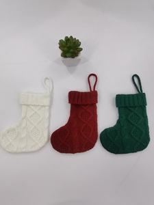 Adorno Navideño de Poliéster Pintado a Mano con Escena de Río al Estilo del Festival de Qingming - Product Image 4