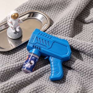Pistola de Burbujas Automática de Plástico Azul Marca Maple con Luz LED, Juguete de Burbujas para Adolescentes y Adultos, Recuerdo de Fiesta - Product Image 5