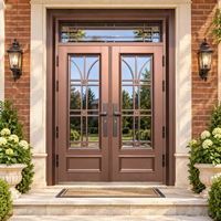 Porte d'entrée double moderne et personnalisée pour villa, avec panneaux en verre, pour maison classique en briques