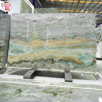 Escalier en spirale incurvé en quartzite vert Tiffany sur mesure, marches en pierre naturelle de luxe, haute dureté, résistantes à l'usure.