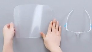 Los fabricantes ofrecen máscaras transparentes contra salpicaduras a prueba de aceite lavables para cocina - Product Image 4