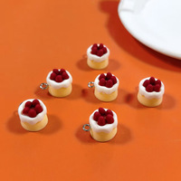Breloques en résine alimentaire DIY style sucré, gâteau aux fraises simulé