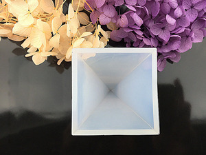 Pirâmide forma Quadrangular cone Ornamentos epóxi decorar bolo Resina Crystal Glue Silicone Mold Aromaterapia para 3D Mold - Product Image 2