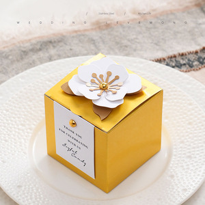 Caja de dulces de Chocolate de papel de boda de lujo para invitados que llevan nombre personalizado pequeño gracias favores de boda caja de regalo de dulces - Product Image 3