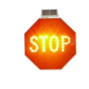 Panneau de signalisation routière réfléchissant, panneau Stop octogonal rouge avec lettres blanches, film de qualité technique, alerte visuelle pour la sécurité routière - Product Image 4