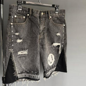 <span class=keywords><strong>Short</strong></span> en <span class=keywords><strong>Jean</strong></span> <span class=keywords><strong>avec</strong></span> Logo Écusson Brodé Personnalisé, Ourlet Brut, Bord Coupé, Épissage, <span class=keywords><strong>Short</strong></span> en Denim, Jorts pour Hommes - Product Image 1