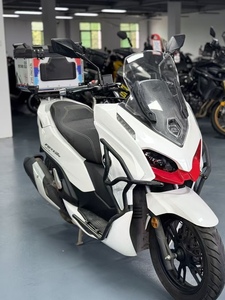 Nouveau <span class=keywords><strong>scooter</strong></span> QJMOTOR Hong 150, 149cc, 4 temps, refroidissement par eau, injection électronique, avec ABS et TCS - Product Image 1