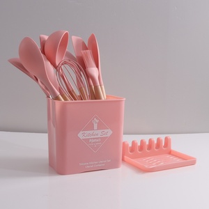 Ensemble d'ustensiles de cuisine en silicone résistant à la chaleur, 13 pièces, ustensiles de cuisine en silicone avec manche en bois - Product Image 6