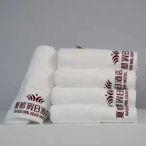 2023 Fabrik Direkt verkauf weißes Hotel 100% ägyptische Baumwolle großes Badet uch super weich Gesticktes Logo Hotel handtuch