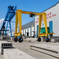 Grue à portique robuste à pneus en caoutchouc pour le levage de matières premières sur un grand chantier de construction civile