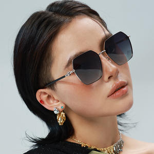 Nouvelles lunettes de soleil polarisées à grande monture tendance pour femmes, protection UV400, verres TAC en métal TR, pare-soleil de classe 2 pour la conduite et le cyclisme - Product Image 5