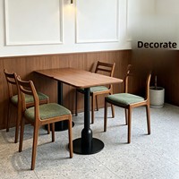 Combinaison Table et Chaise de Restaurant Western Vintage Style Hong Kong, Siège en Bois Massif Personnalisable, Usage Commercial, Thé, Dessert, Métal