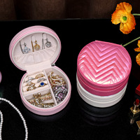 Nouvelle boîte à bijoux en cuir haut de gamme exquise, style INS, portable, pour ranger boucles d'oreilles, colliers, bagues, idéale pour les voyages et les cadeaux.