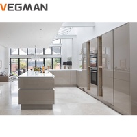 Meuble de cuisine modulaire en MDF gris brillant, étanche, avec comptoir en marbre, robinet, rangement suspendu, étagère multifonctionnelle au design intelligent
