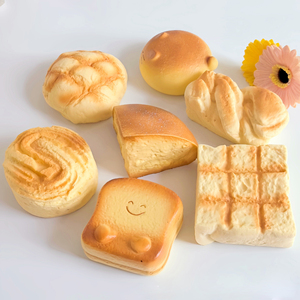 Jouets en mousse PU en forme de pain grillé, squishies en forme de pain PU personnalisés, parfumés, à montée lente, jouet anti-stress - Product Image 4