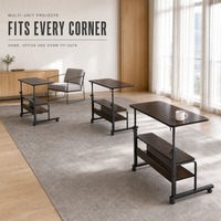 Table de lit réglable en hauteur en bois foncé avec roulettes, 2 étagères de rangement, bureau mobile en forme de C pour ordinateur portable, pour canapé et lit