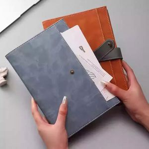Carnet A5 Haut de Gamme Personnalisable en Cuir PU Simple avec Boucle Élégante pour Lecture Portable et Prise de Notes Professionnelles - Product Image 4