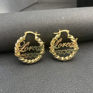 Mini Aros de 30mm con Nombre Personalizado, Aros <span class=keywords><strong>para</strong></span> Bebés y Niñas, Aros Retorcidos Personalizados, <span class=keywords><strong>Aretes</strong></span> de Acero Inoxidable Chapados en Oro con Nombre - Product Image 4