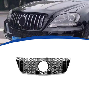 Grille de remplacement pour Mercedes-Benz ML W164, matériau ABS, entièrement noire avec bandes argentées, 2009-2011 - Product Image 1