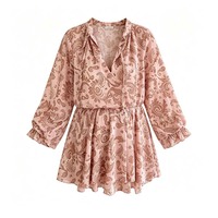 Robe courte décontractée pour femme en mousseline de soie à imprimé cachemire bohème, col en V avec cordon de serrage, poignets à volants, ourlet élastique à plusieurs niveaux, idéale pour les vacances