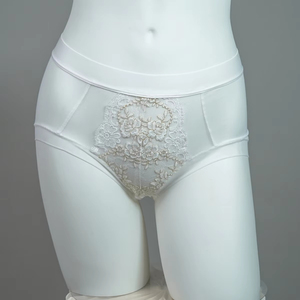 Ensemble de sous-vêtements pour femmes en soie glacée tendance, fin, culotte, stabilisation de la chaîne d'approvisionnement de production - Product Image 1