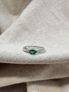แหวนอัญมณีเพาะเลี้ยง 18K จาก UM jewelry เหมาะสำหรับสวมใส่ทุกวัน งานแต่งงาน งานหมั้น และเป็นของขวัญในงานฉลองครบรอบ - Product Image 6
