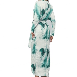 ขายส่งชุดเดรสผู้หญิงแบบสั่งทำได้ ฤดูใบไม้ร่วง ฤดูร้อน ใหม่ เรียบง่าย สไตล์เรโทร คอวี แขนยาว ผ่าข้าง ลายพิมพ์ไม่สมมาตร ความยาวปานกลาง - Product Image 2