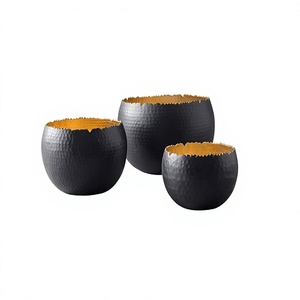 Ensemble de 3 bols à dessert en métal martelé, de différentes tailles, forme ronde, à prix abordable - Product Image 1