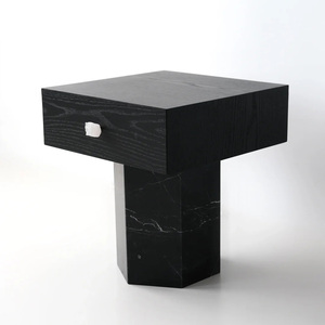 Luxe marmeren nachtkastje met marmeren onderstel en massief houten lade voor hotel- en huisdecoratie - Product Image 2