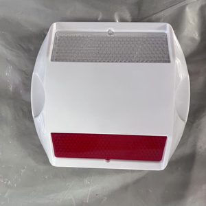 Marqueurs de chaussée surélevés en plastique, clous de signalisation routière, yeux de chat réfléchissants prismatiques haute intensité, classés IP68 pour autoroutes, aéroports, parkings - Product Image 1