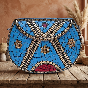 Bolso de Mano Rectangular Metálico Azul con Detalles Dorados, Diseño de Arte Folclórico Pintado a Mano, Efecto Mármol Ahumado, Acabado Brillante, para Mujer, para Fiestas - Product Image 1