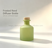 Bouteille diffuseur ronde en verre sodocalcique mat avec bouchon en liège naturel, bonne étanchéité pour éviter les fuites