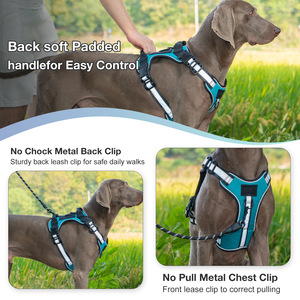 Harnais réfléchissant pour chien, gilet réglable avec sangle de poitrine et porte-étiquette d'identification pour la promenade en extérieur - Product Image 4