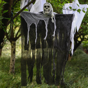 Décoration d'Halloween : Fantôme squelette suspendu en gaze déchirée, accessoire pour jardin, patio et aménagement de scène de maison hantée - Product Image 2