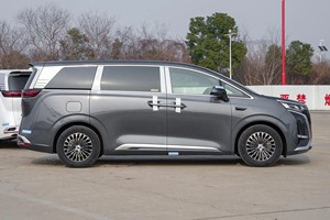 La Denza D-9 EV 2025 est à la fois élégante et élégante avec une autonomie de 401 à 500km et une puissance de 250 à 300kW, ce qui en fait un <span class=keywords><strong>achat</strong></span> intéressant - Product Image 2