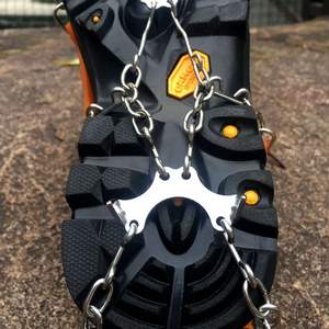 8 Ijsschoenplaten <span class=keywords><strong>M</strong></span> L Maat Sneeuwgrepen Voor Laarzen Schoenen Anti Slip 8 Roestvrijstalen Spikes Veilig Beschermen Voor Wandelen Bergbeklimmen - Product Image 4